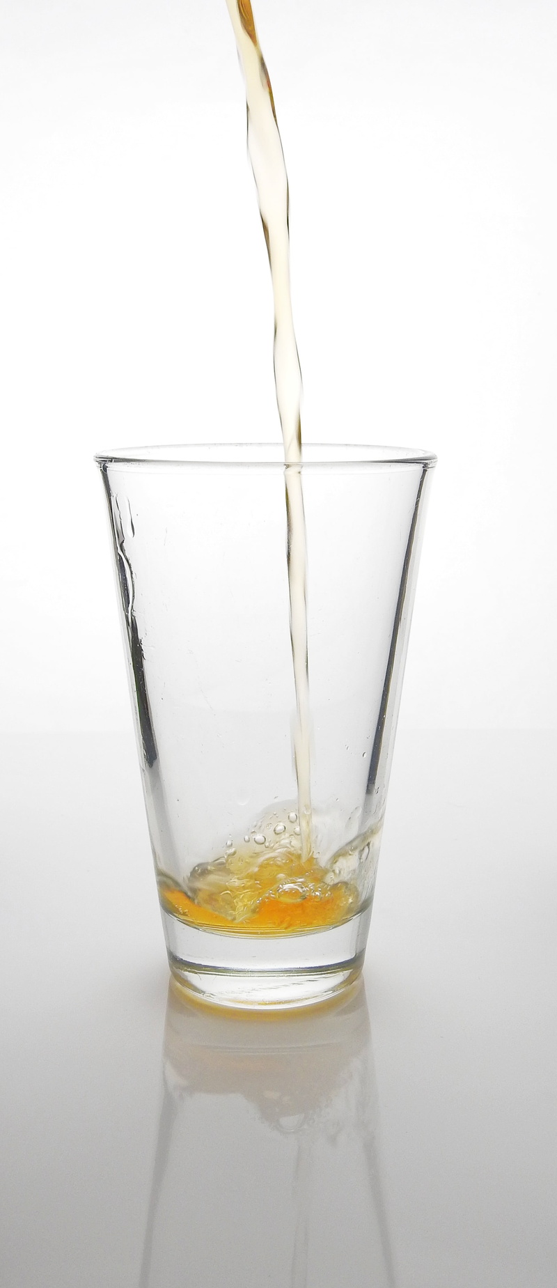 apple, purity, glass - material, drink, drinking glass, thirst, tee, thirst quencher, splashing, ice tea, apple juice, heat, indoors, 4K, transparent