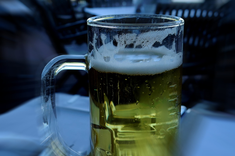 head, still life, glass, foam, freshness, 5K, no people, drinking glass, cold temperature, summer, pint glass, indoors, glass - material, beer glass, non-alcoholic beverage