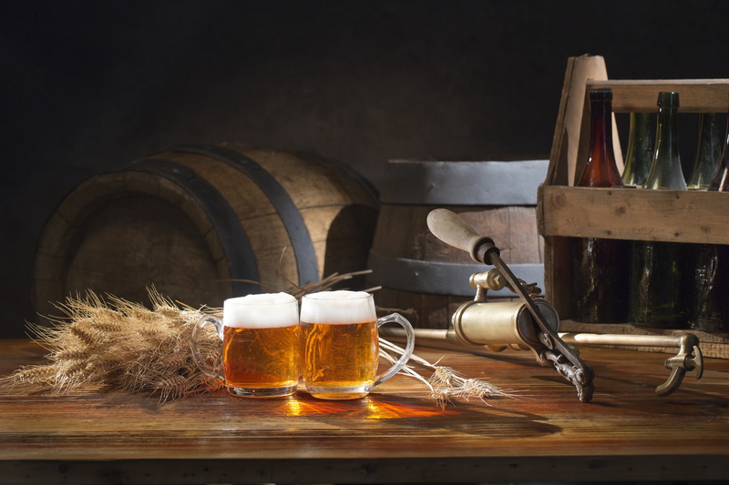 indoors, spikelets, container, table, no people, drinking glass, refreshment, barrels, alcohol, beer - alcohol, bottle, foam, household equipment, 5K