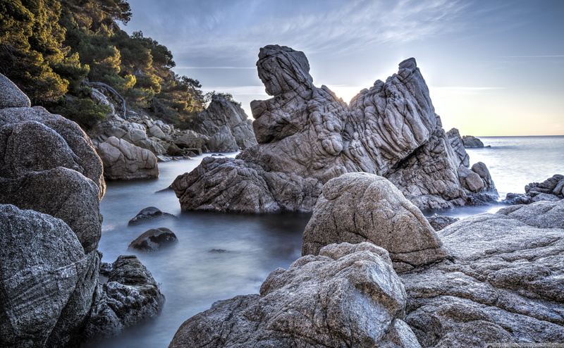 rock, motion, eroded, tranquil scene, frares, solid, flowing water, beach, cloud - sky, nature, beauty in nature, sky, no people, dels, sea, non-urban scene