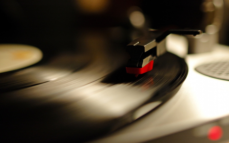 photo, vinyl, audio equipment, no people, motion, sound recording equipment, background, turntable, spinning, scotch, technology, the record, record, gramophone