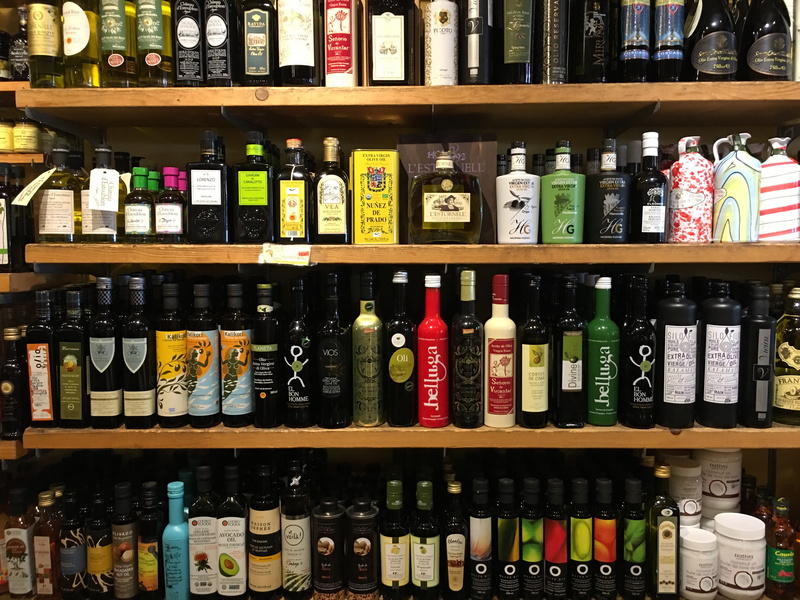 liquor store, alcohol, order, retail, canada, montreal, large group of objects, indoors, arrangement, consumerism, container, drink, refreshment, sale