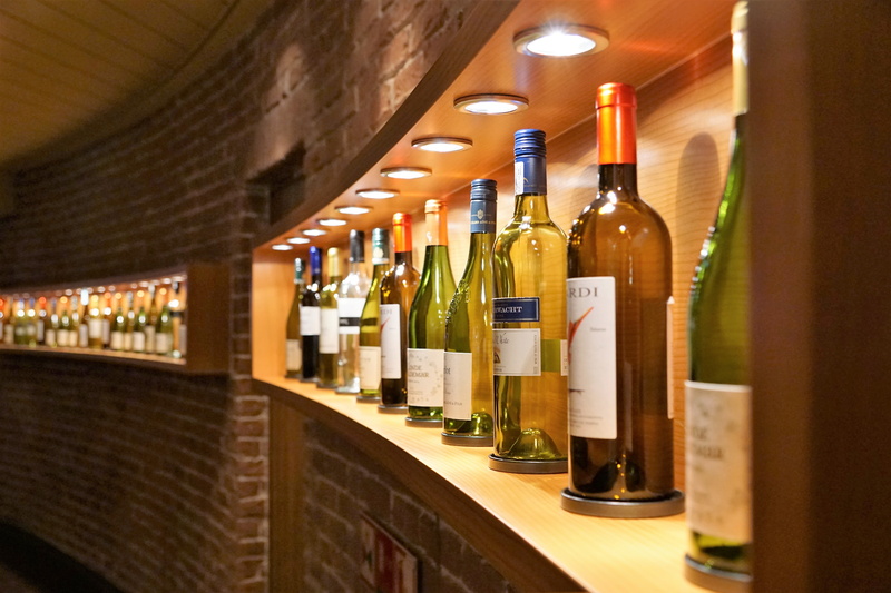 bar - drink establishment, bottle, cork, business, brand, choice, luxury, dependency, wealth, addiction, aida, rose, wine rack, red wine, glass, in a row