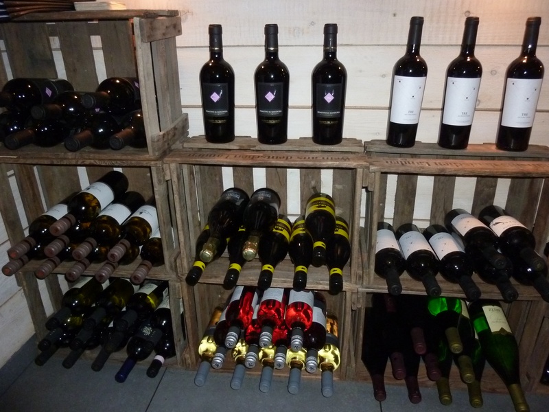 decoration, choice, bottles, wine bottles, abundance, still life, indoors, deco, liquor store, rack, variation, gastronomy, restaurant, alcohol, order