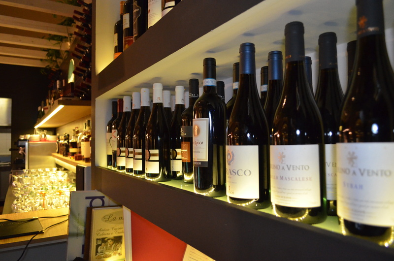 cellar, choice, container, Bottle, 4K, luxury, large group of objects, label, Alcohol, bottles, wines, bottle, Wine, bar, wine, abundance, store, counter