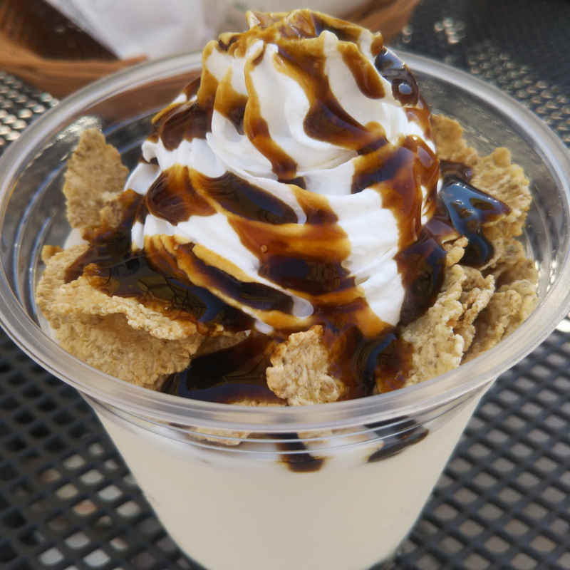 ready-to-eat, flakes, still life, snack, yogurt, breakfast, no people, bowl, indoors, ice cream sundae, close-up, dairy product, parfait, frozen food, frozen
