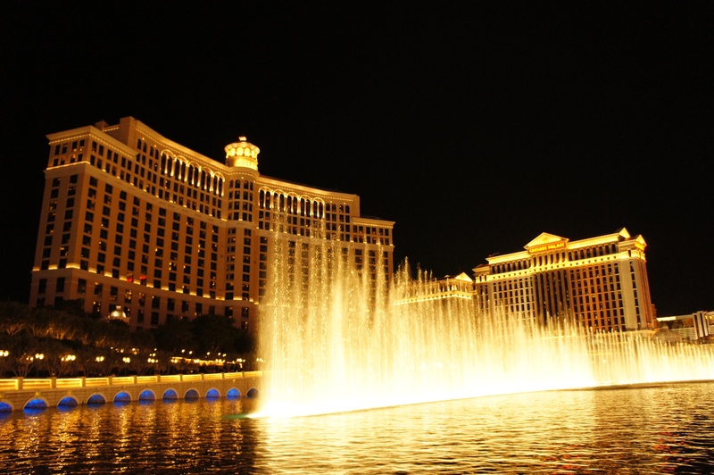 water, long exposure, beige, bellagio, spraying, flowing water, nature, city, hotel, outdoors, 2K, near, waterfront, travel destinations, illuminated