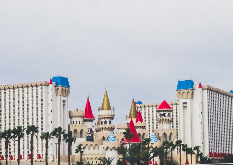 outdoors, plant, built structure, hotel, city, gambling, united states, betting, architecture, the strip, nature, incidental people, patriotism, sky, clear sky