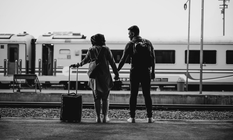 travel, waiting, 4K, suitcase, terminal, rail transportation, couple, lifestyles, human, train - vehicle, public transportation, railroad station, journey