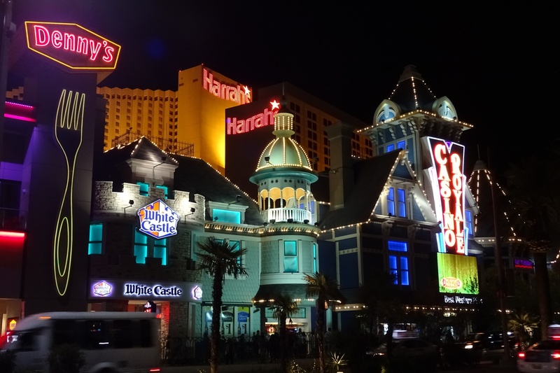 night, sign, building exterior, building, vegas, travel destinations, illuminated, city, 2K, nevada, architecture, strip, built structure, western script
