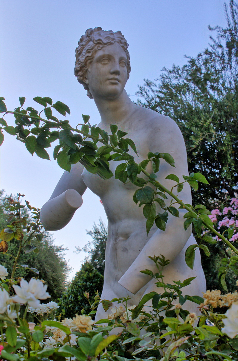vegas, representation, flowering plant, casino, art and craft, low angle view, outdoors, travel, sculpture, creativity, human representation, growth, tourist