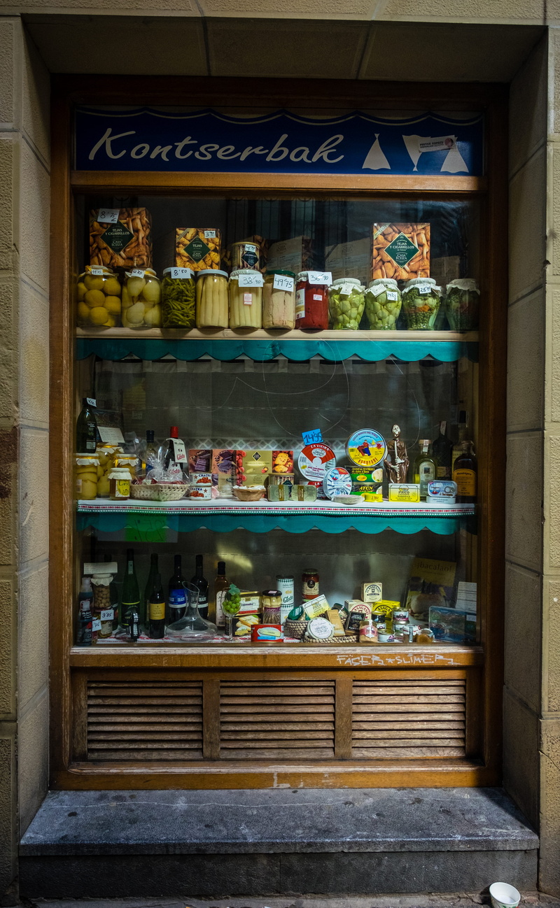 freshness, 4K, shop window, choice, groceries, bottle, european, arrangement, prices, storewindow, container, day, small business, france, french, store