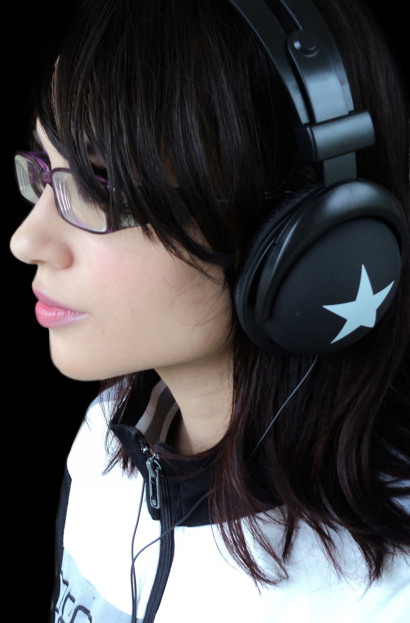 young, beauty, close-up, long hair, earphones, profile, listening, woman, headshot, hair, young women, girl, wearing, women, sunglasses, black, mp3, real people