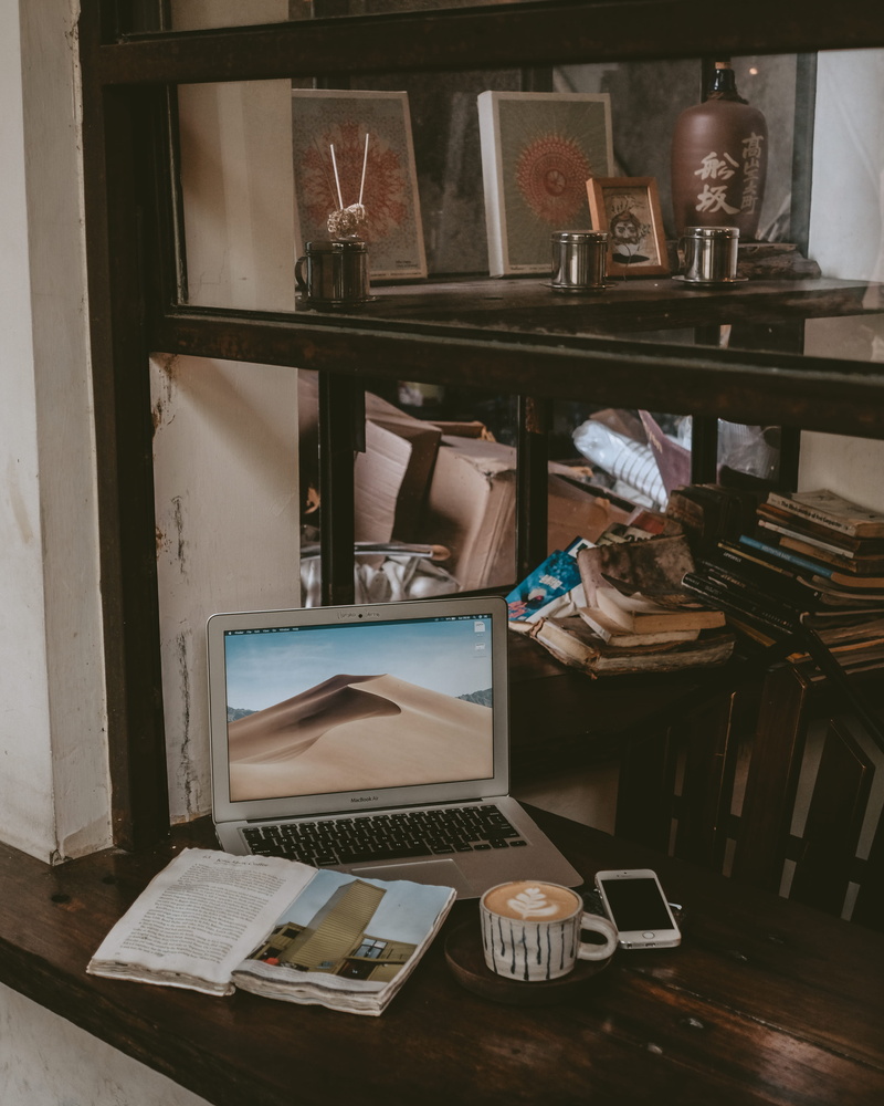 internet, table, indoors, minimal, retro Styled, lifestyles, computer, hygge, book, coffee shop, mug, relax, business, coffeeshop, macbook, office, telephone