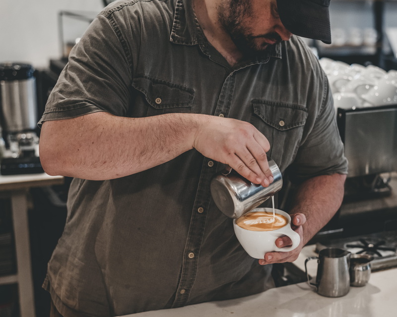 people, latteart, glass, preparing food, real people, 4K, person, midsection, food and drink, united states, standing, focus on foreground, adult, coffee