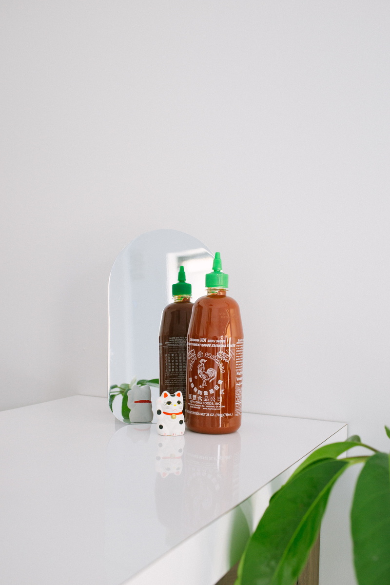 asian, épicerie hào, hygiene, lucky cat, surface, healthy lifestyle, maneki, leaf, beverage, hot sauce, labeled, container, lens cap, 5K, seasoning, healthcare and medicine