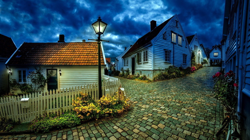 lamp, road, 4K, light, cosy, street, cloudy, blace, house, cobblestones, stones