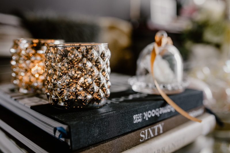 decor, antique, elegance, glamour, 5K, cosy, communication, elegant, magazines, essentials, decanter, table, freshness, wellbeing, books, focus on foreground