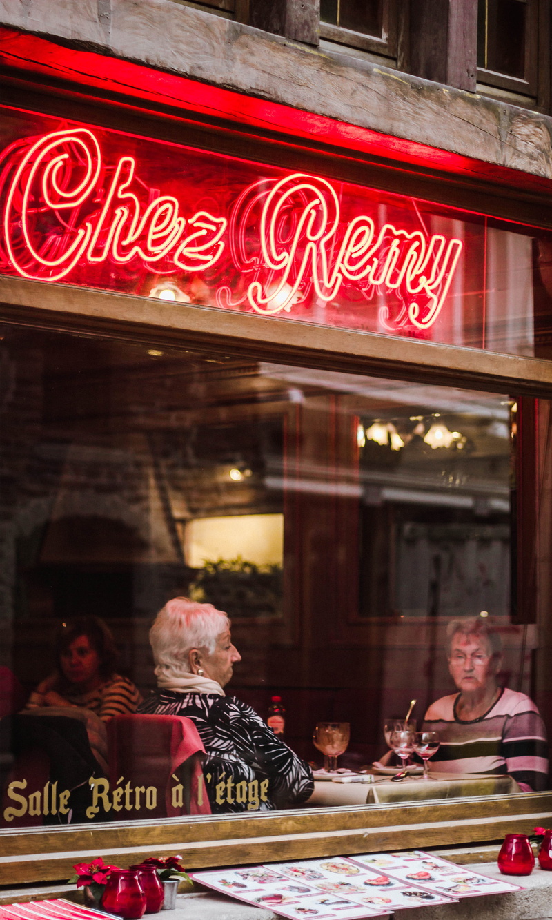 chez, city, table, males, group of people, building exterior, signage, cafe, window, sign, two, lifestyles, business, remy, western script, 4K, text, bar