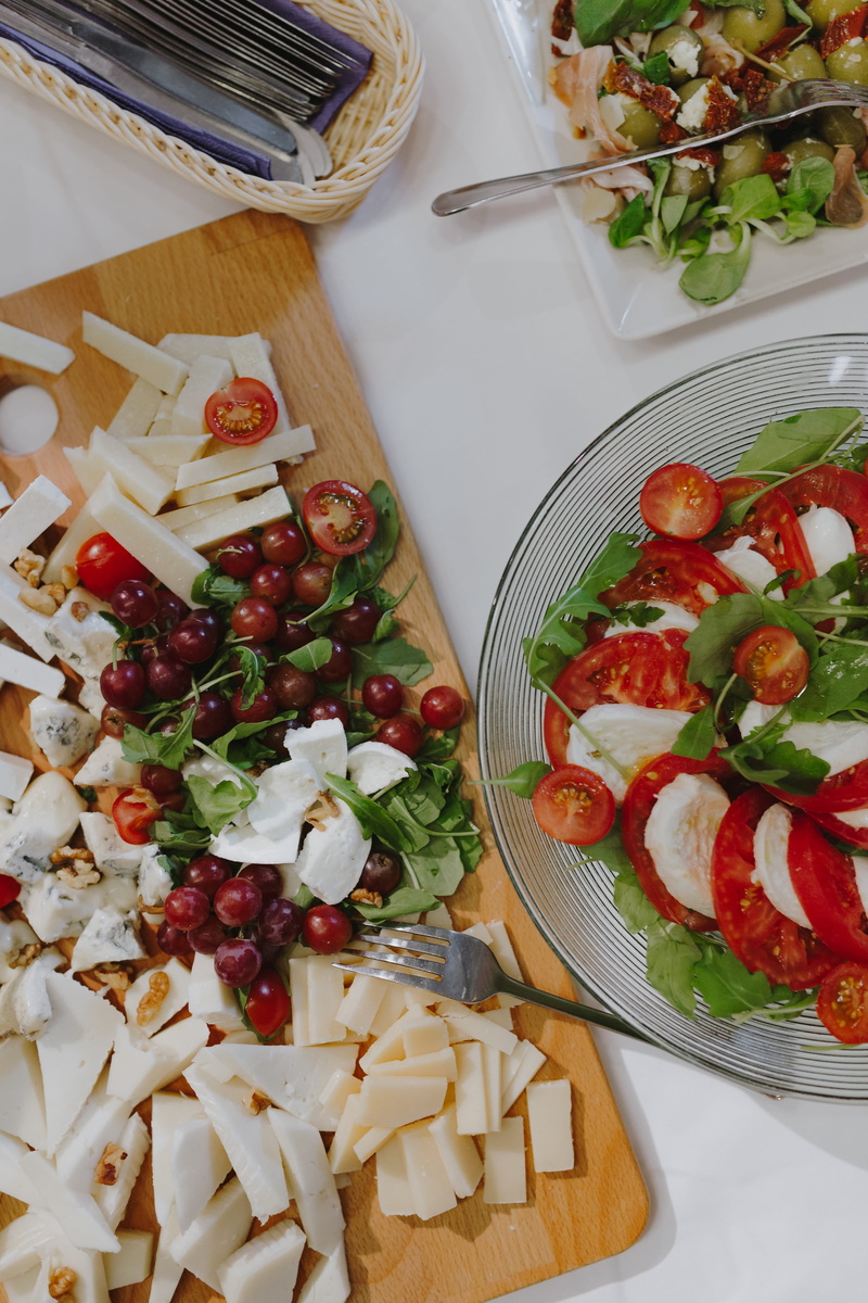 wellbeing, no people, gourmet, 5K, snack, food and drink, indulgence, buffet, table, appetizers, meal, tomato, freshness, vegetable, high angle view, temptation