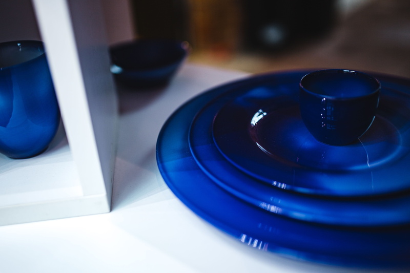 arts culture and entertainment, day, equipment, still life, close-up, table, coffee cup, communication, Collection, black color, pottery, technology, blue