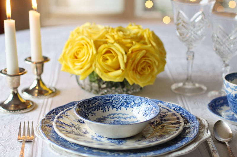 blue transfer ware, setting, anniversary, flower arrangement, crockery, beautiful, elegant, 4K, table, tea cup, indoors, fine, no people, fork, flowering plant