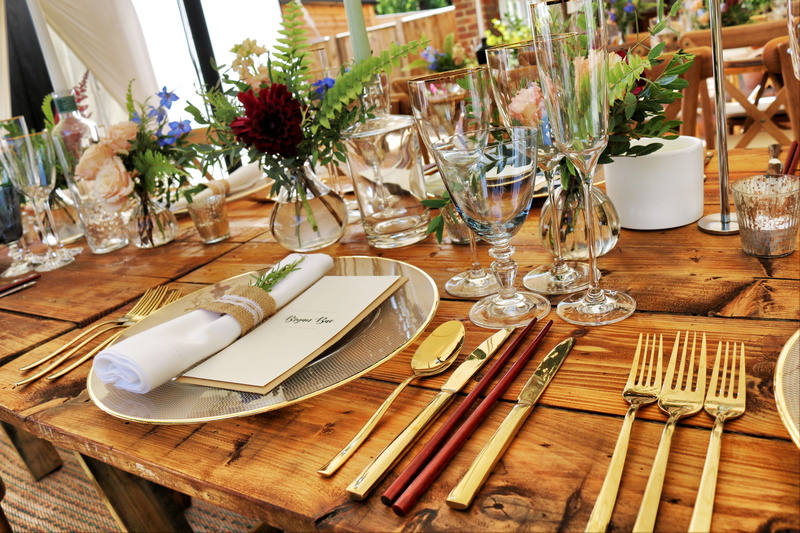 top, plate, arrangement, flatware, indoors, glass, cutlery, banquet, dinnerware, empty, close-up, eating utensil, dinner, wine glasses, party, place setting