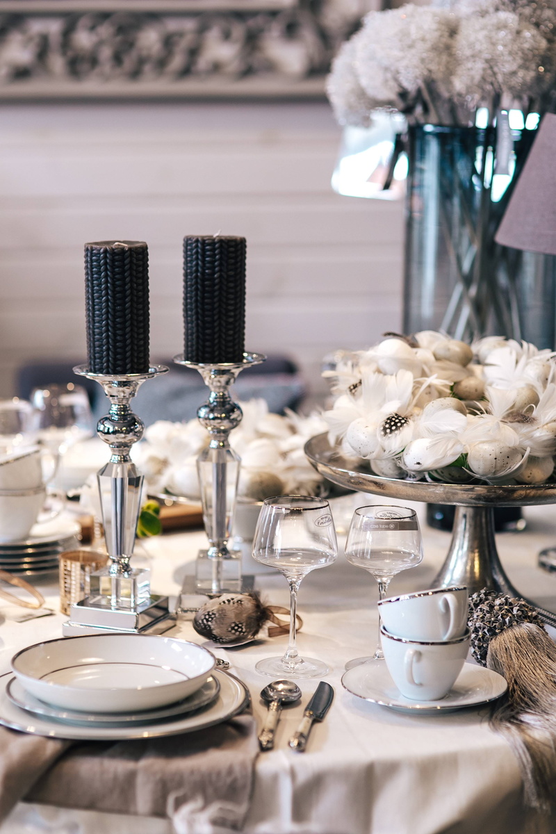 dinner, romance, feathers, arts culture and entertainment, arrangement, precious gem, place Setting, kitchen utensil, opulent, 4K, business, freshness