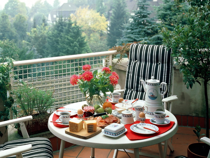 outdoors, red, meal, plate, no People, setting, plant, crockery, 720P, mug, dinner, fruit, tree, day, coffee, wooden, decoration, flower, drink, breakfast