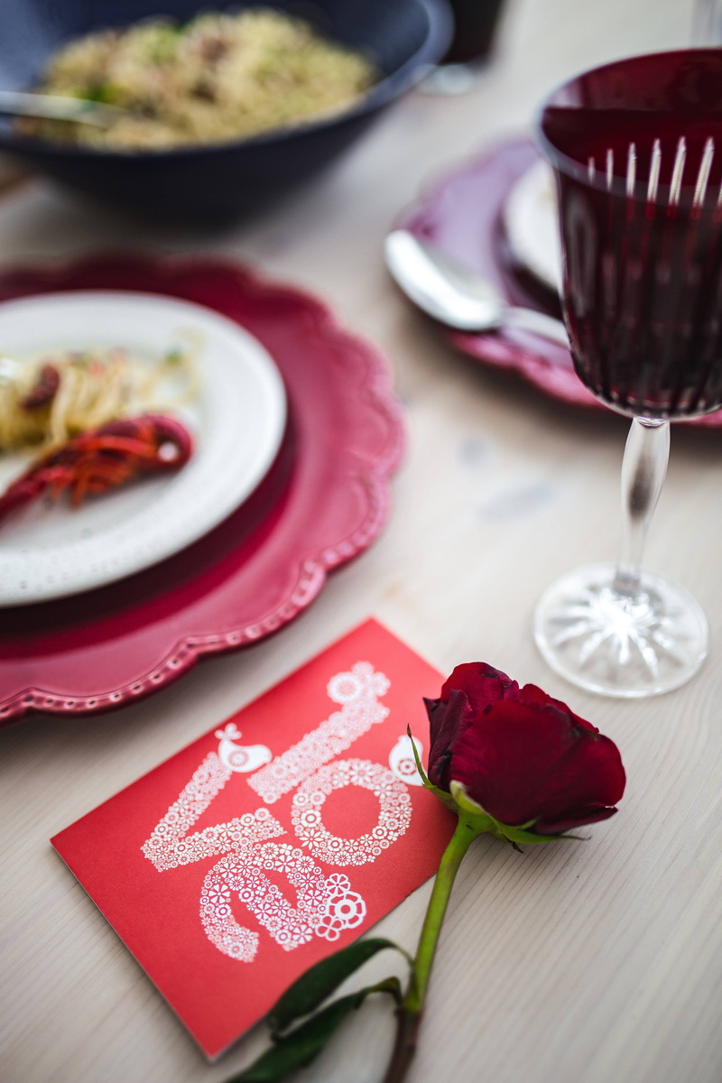 5K, temptation, selective focus, red wine, crayfish, plate, octopus, red, elegant, plant, pasta, flowering plant, love, flower, Fancy, wine, close-up