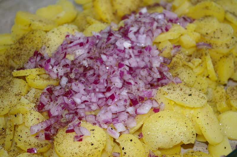 cook, still life, salt potatoes, sommerfest, eat, salt and pepper, no people, chopped, salted, preparation, enjoy, prepare, vitamins, meal, vegetable, frisch