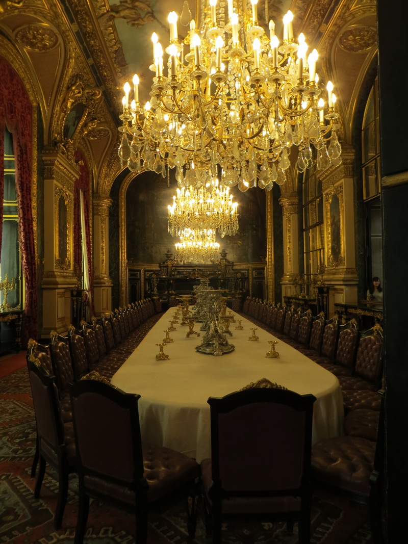 three, seat, chairs, chandeliers, room, in a row, lighted, electric light, empty, indoors, louvre, luxury, long, table, 4K, ceiling, architecture, built structure