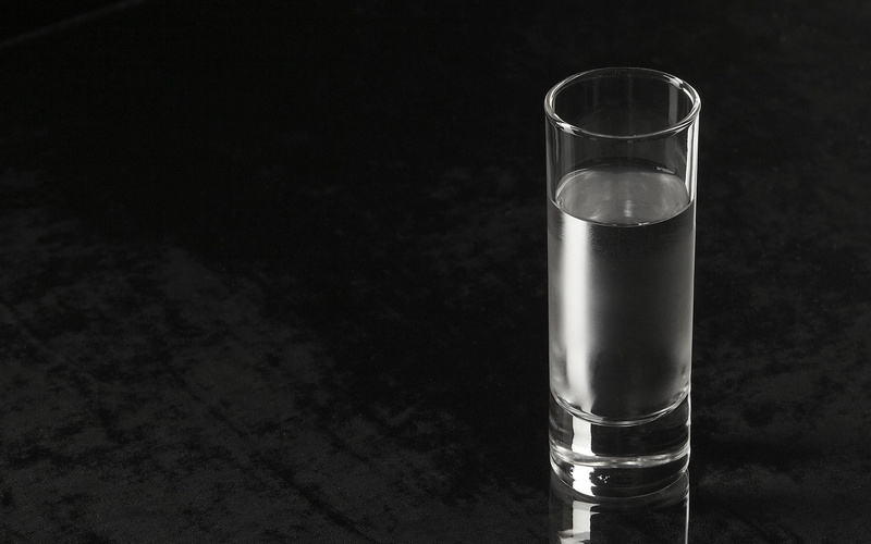 drinking, drink, studio shot, clear, still life, glass - material, no people, food and drink, Black Background, close-up, freshness, refreshment, transparent