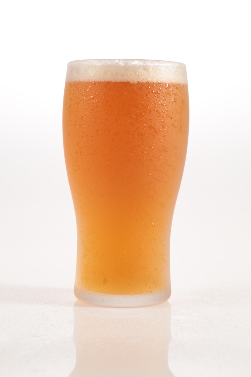 highball, frothy drink, head, 5K, pint, still life, glass, cold, pint glass, clear, full, blank, white background, close-up, food and drink, drinking glass
