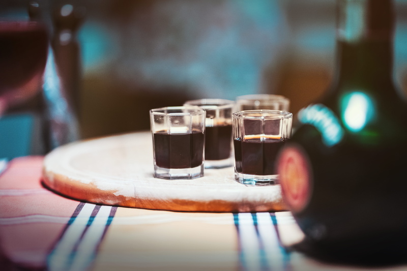 schnapp, clear, human body part, beer - alcohol, shots, alcohol, top, black, household equipment, drinking glass, table, schnap, bar, celebration