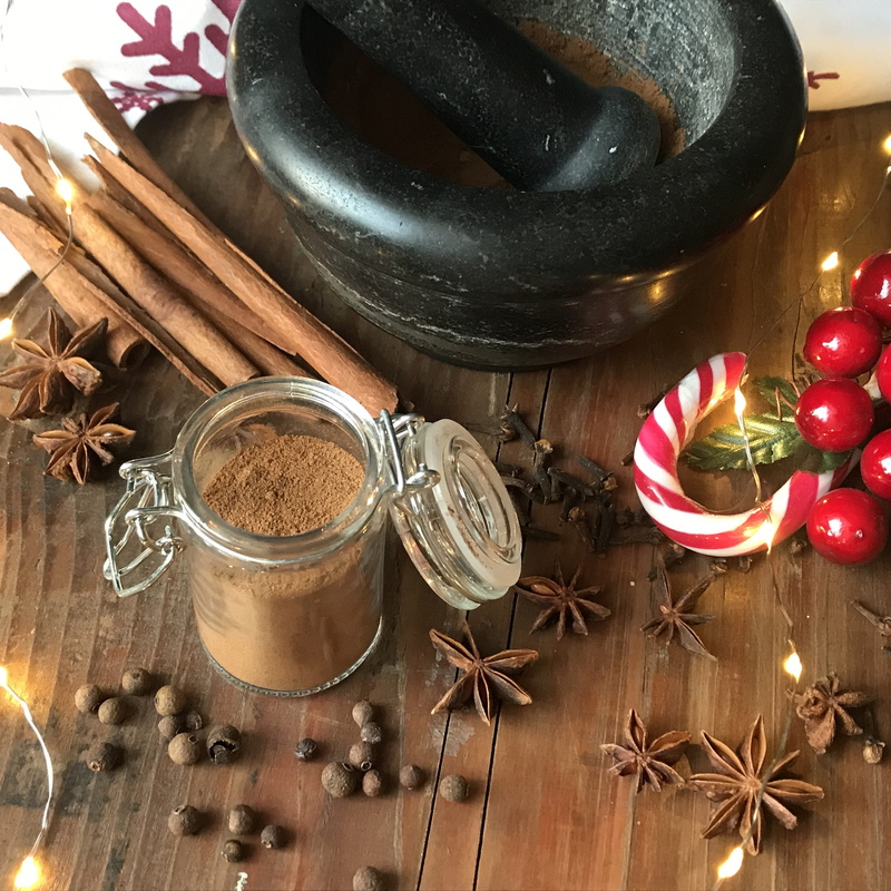 mortar, taste, spicy, herbal, spice, container, decoration, plant, celebration, anise, star anise, holidays, kitchen, natural, culinary, high angle view