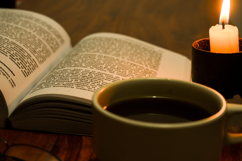 reading, communication, no people, close-up, education, sunglasses, drink, lenses, paper, coffee cup, mug, page, 5K, cup, table, open, light, flame, text