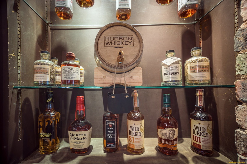 label, transparent, large group of objects, container, indoors, Jim Beam, 1080P, bottles, glass - material, arrangement, communication, side by side, western script