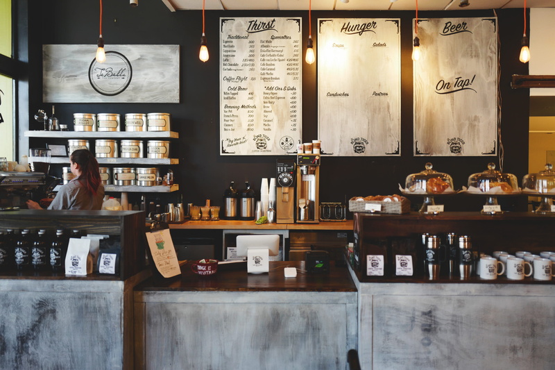 bar counter, bar - drink establishment, tea, 4K, drink, bottle, shelf, restaurant, coffee shop, choice, real people, container, cafe, adult, business