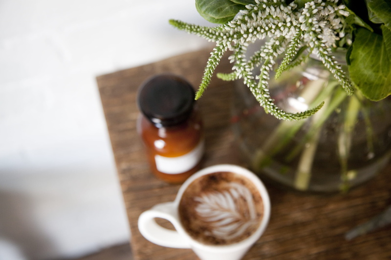 ceramic, selective focus, high angle view, plant part, wood - material, food, jar, close-up, photo, beauty, brown, flower, mug, latte, vase, coffee, wooden