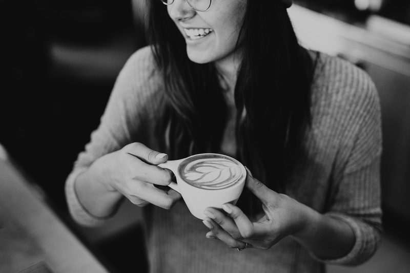 latte, coffee shop, hand, women, photography, 5K, refreshment, woman, coffee cup, frothy drink, drinking, barista, coffee - drink, food and drink, lifestyle