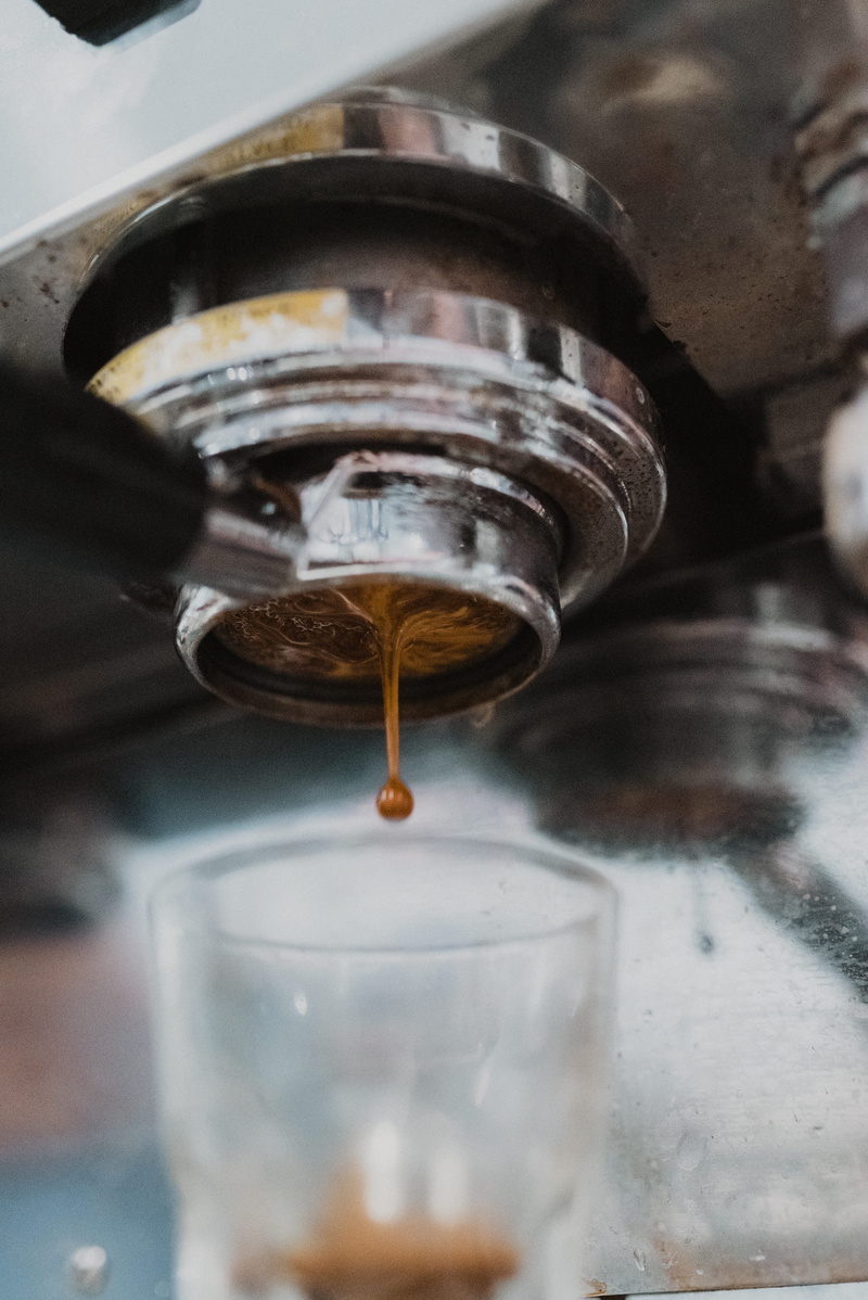 pouring, indoors, cup, preparation, refreshment, us, alcohol, selective focus, coffee shop, 4K, beer, dessert, coffee - drink, motion, burleson, finger