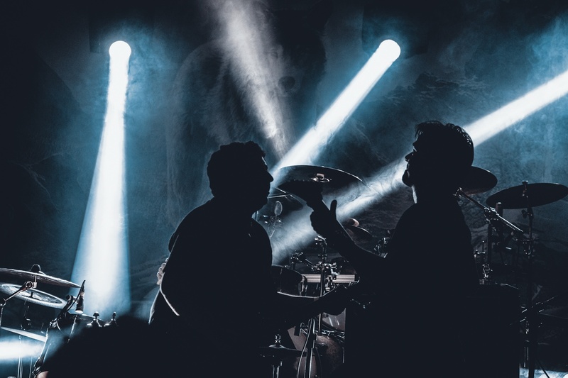 illuminated, playing, guitar, enjoyment, sound, lighting equipment, music, 1080P, light - natural phenomenon, nightclub, performance, performing Arts Event