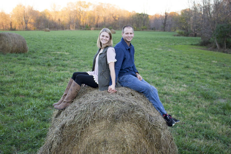 smiling, hay bail, bale, women, grass, farm, nature, marriage, real people, portrait, outdoors, 4K, field, couple - relationship, togetherness, looking at camera