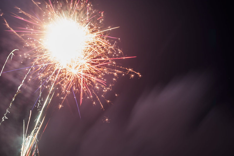 motion, fuegos artificiales, luces, glowing, firework - man made object, long exposure, illuminated, colores, firework display, sparks, firework, low angle view