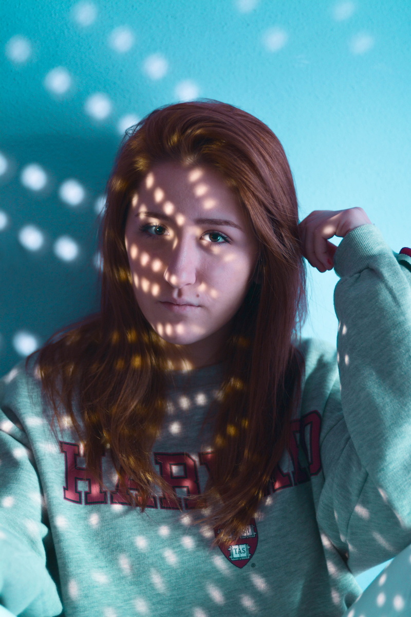 azul, beautiful woman, blue, front view, chica, leisure activity, contemplation, guadalajara, hairstyle, teenager, indoors, brown hair, one person, looking at camera