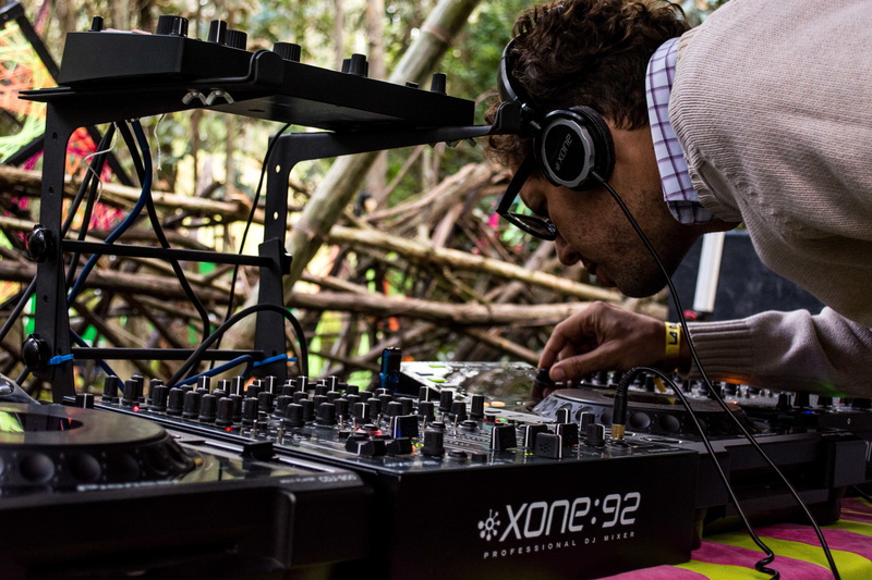 holding, electrical Equipment, business, equipment, repairing, technology, DJ, only men, man, entertainment, recording Studio, adult, turntable, working