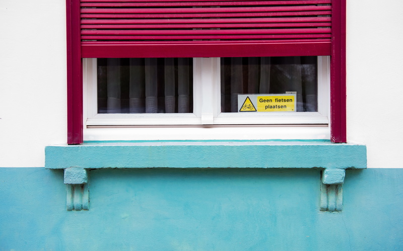 text, shutter, glass, communication, built structure, glass - material, closed, window, 5K, residential district, red, window frame, sign, architecture