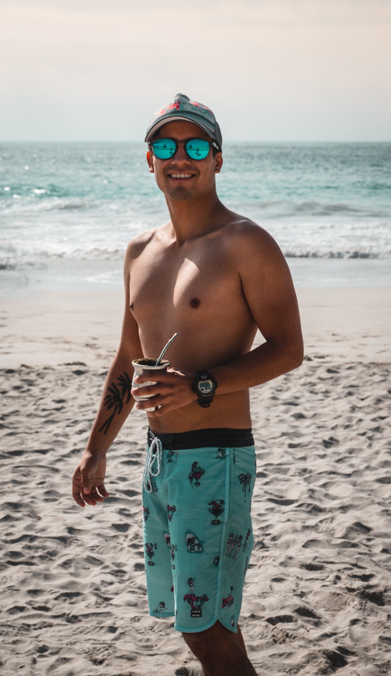 standing, oakley, beauty in nature, lifestyles, glasses, playa, real people, one person, lentes, young adult, sonyalpha, scenics - nature, fashion, tattoo