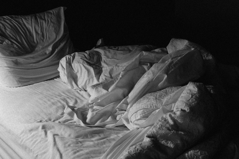 sheet, warm, pillow, bed, indoors, linen, dark, home interior, relaxation, sleeping, 4K, sill life, softness, crumpled, cozy, lying down, duvet, comfy
